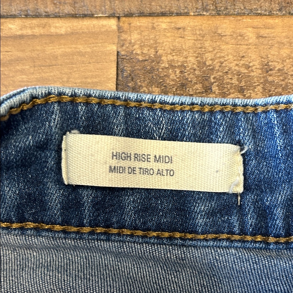 Universal Thread Distressed Denim Women Shorts - Picture 3 of 4
